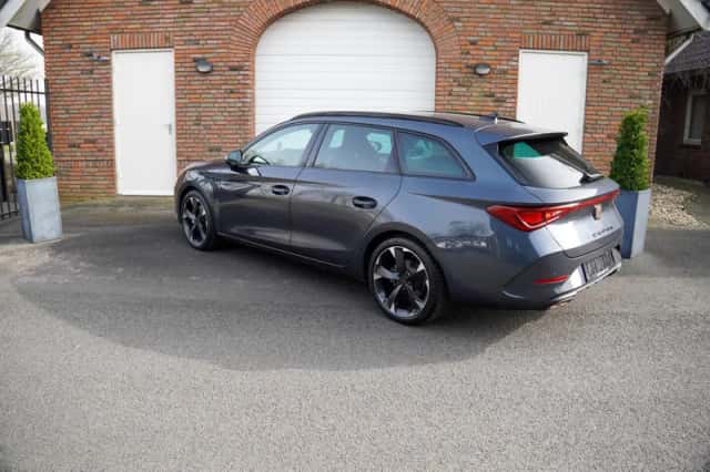 CUPRA Leon (2025) thumbnail 22