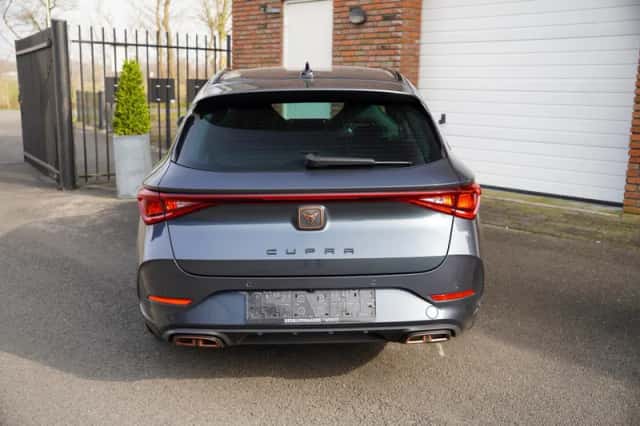 CUPRA Leon (2025) thumbnail 23