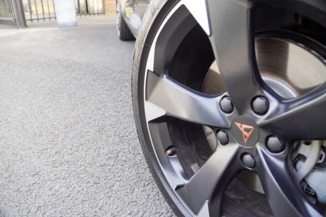 CUPRA Leon (2025) thumbnail 8