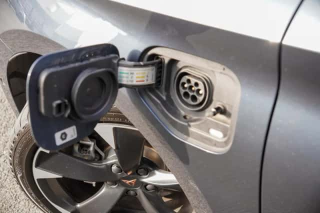 CUPRA Leon (2025) thumbnail 10