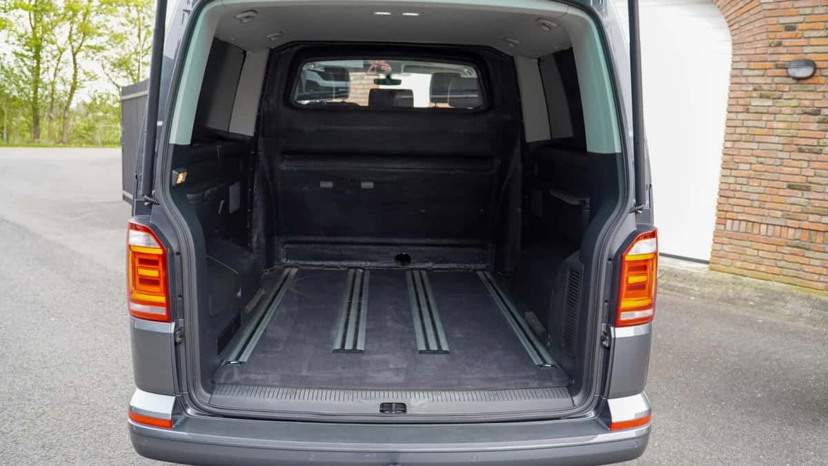Volkswagen Multivan — foto 1