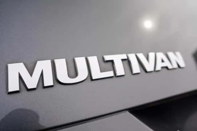 Volkswagen Multivan (2019) thumbnail 2
