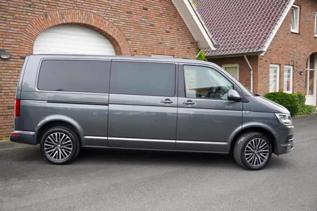 Volkswagen Multivan (2019) thumbnail 4