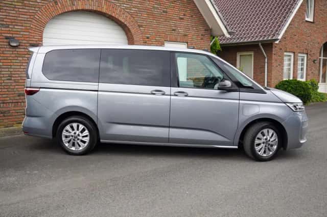 Volkswagen Multivan (2023) thumbnail 4