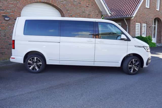 Volkswagen Caravelle (2023) thumbnail 4