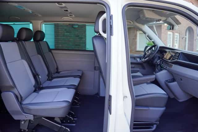 Volkswagen Caravelle (2023) thumbnail 5