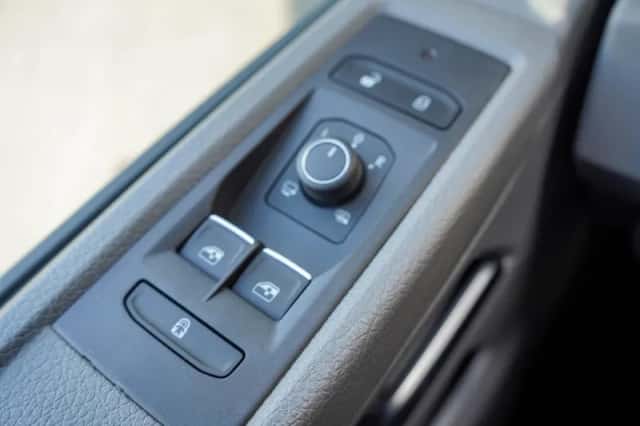 Volkswagen Transporter (2024) thumbnail 15