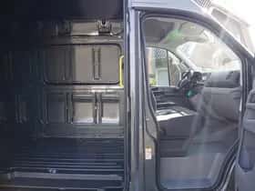 Volkswagen Crafter (2024) thumbnail 5