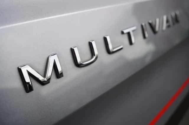 Volkswagen Multivan (2023) thumbnail 2
