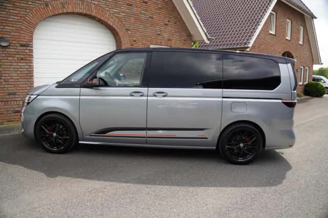 Volkswagen Multivan (2023) thumbnail 24