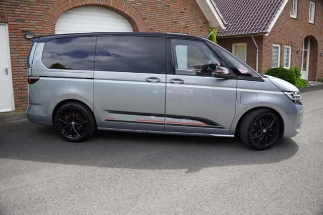 Volkswagen Multivan (2023) thumbnail 4