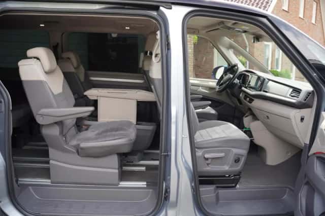 Volkswagen Multivan (2023) thumbnail 5