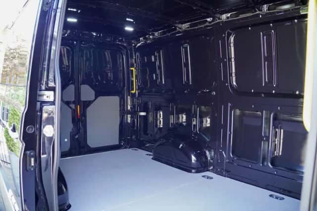 Volkswagen Crafter (2024) thumbnail 6