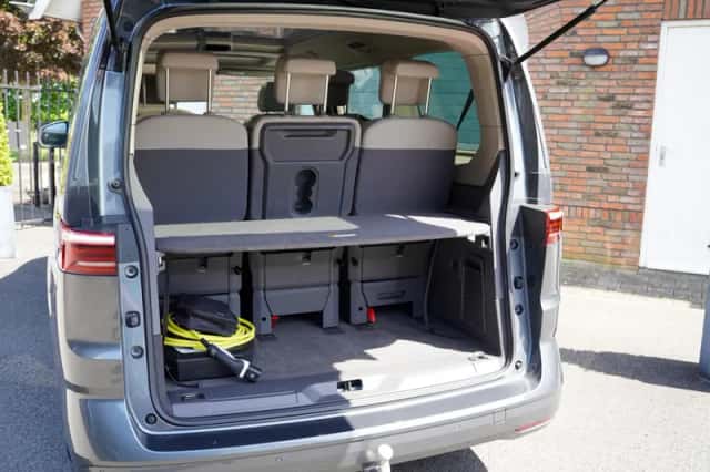 Volkswagen Multivan (2024) thumbnail 2