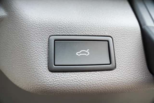 Volkswagen Multivan (2026) thumbnail 1