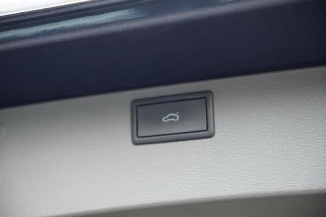 Volkswagen Transporter (2023) thumbnail 1