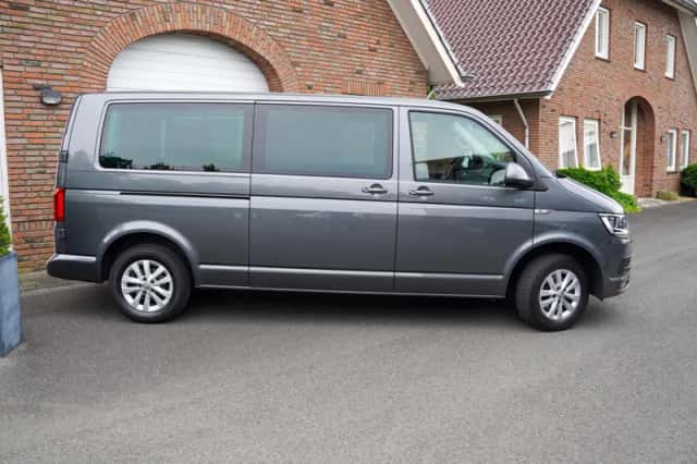 Volkswagen Caravelle (2019) thumbnail 4