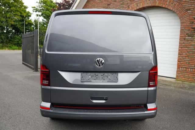 Volkswagen Transporter (2021) thumbnail 1