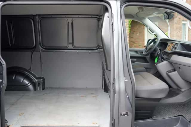 Volkswagen Transporter (2021) thumbnail 5