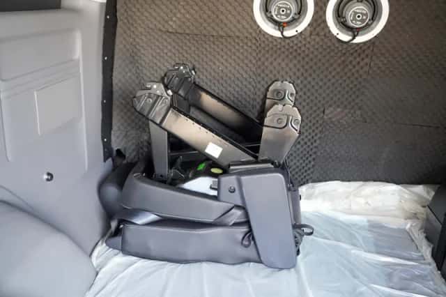 Volkswagen Transporter (2020) thumbnail 1