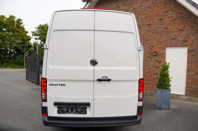 Volkswagen Crafter (2024) thumbnail 1