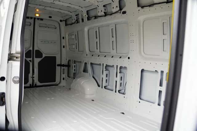 Volkswagen Crafter (2024) thumbnail 5