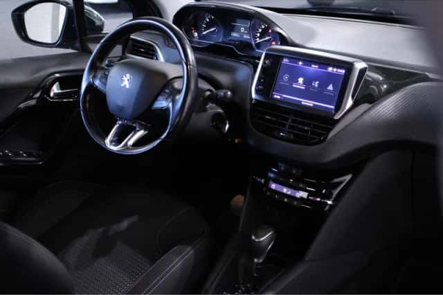 Peugeot 208 (2018) thumbnail 2