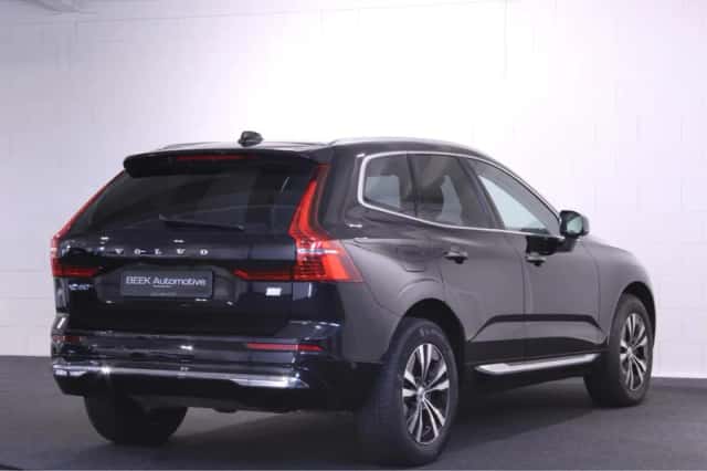Volvo XC60 (2021) thumbnail 3