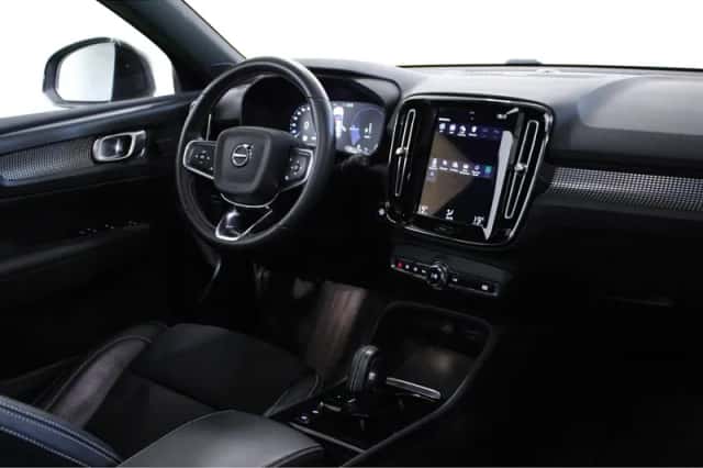 Volvo XC40 (2020) thumbnail 3