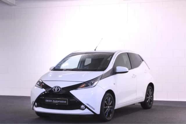 Toyota Aygo (2015) thumbnail 1