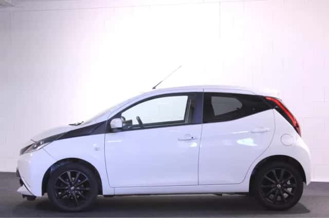 Toyota Aygo (2015) thumbnail 4