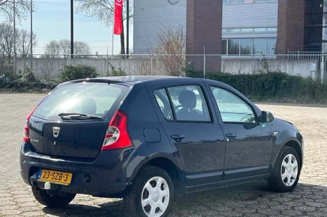 Dacia Sandero (2012) thumbnail 4