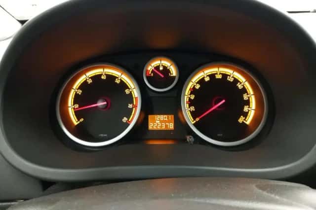 Opel Corsa (2007) thumbnail 5