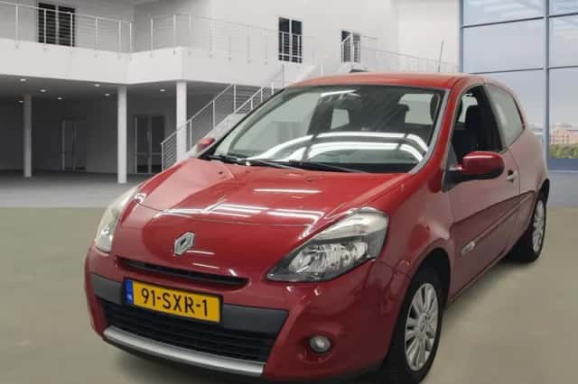 Renault Clio (2012) thumbnail 1