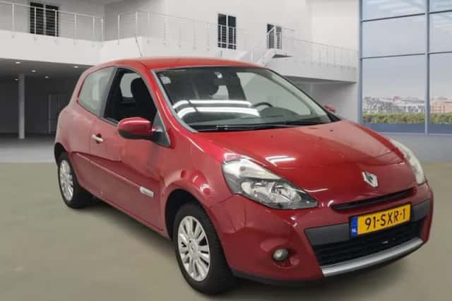 Renault Clio (2012) thumbnail 2
