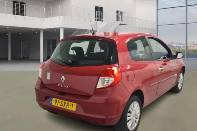 Renault Clio (2012) thumbnail 3
