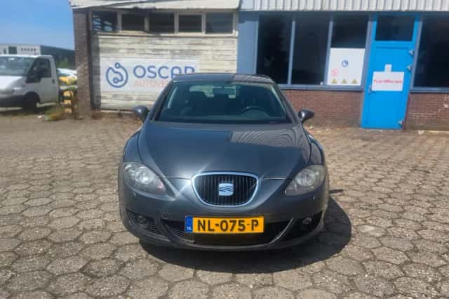 SEAT Leon (2009) thumbnail 2