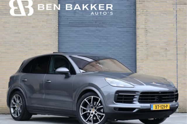 Porsche Cayenne (2019) thumbnail 2