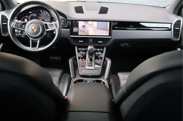 Porsche Cayenne (2019) thumbnail 4