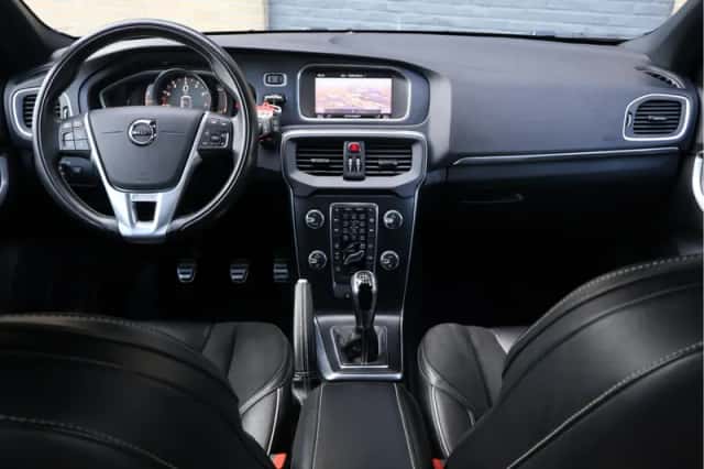 Volvo V40 (2018) thumbnail 4