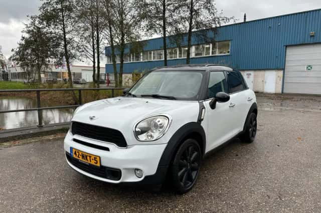 MINI Countryman (2010) thumbnail 1