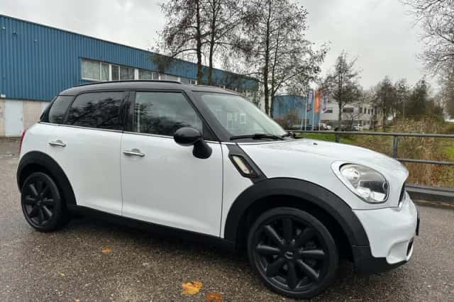 MINI Countryman (2010) thumbnail 5