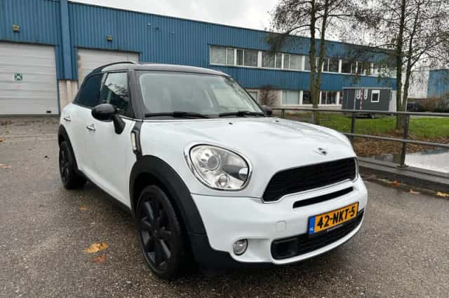 MINI Countryman (2010) thumbnail 6