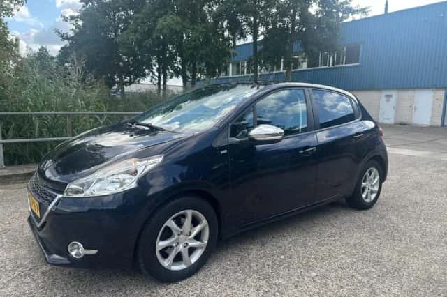 Peugeot 208 (2014) thumbnail 2