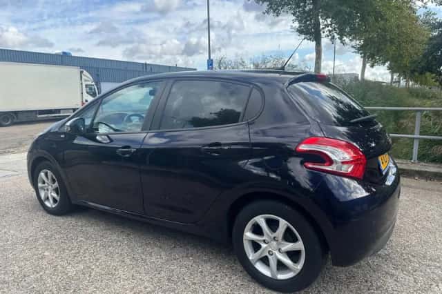 Peugeot 208 (2014) thumbnail 3