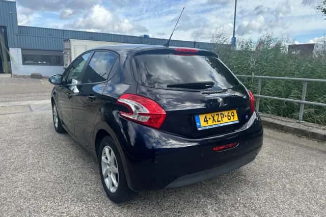 Peugeot 208 (2014) thumbnail 4