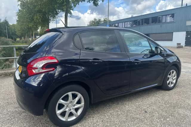 Peugeot 208 (2014) thumbnail 6
