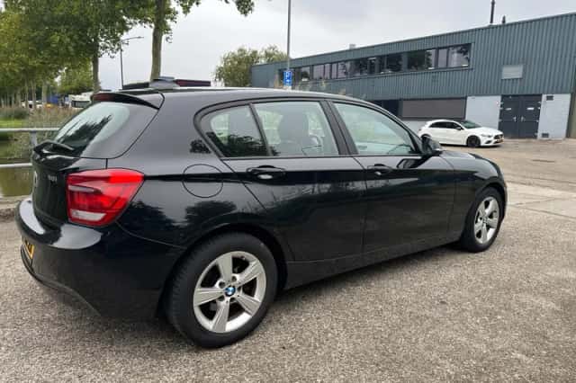 BMW 1-Serie (2011) thumbnail 6