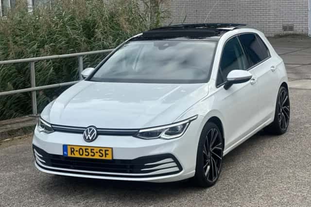 Volkswagen Golf (2022) thumbnail 1