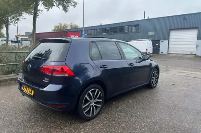 Volkswagen Golf (2014) thumbnail 5